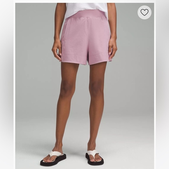 NWT Stretch Woven Relaxed-Fit High-Rise Short 4" / Rose Blush - Picture 5 of 5